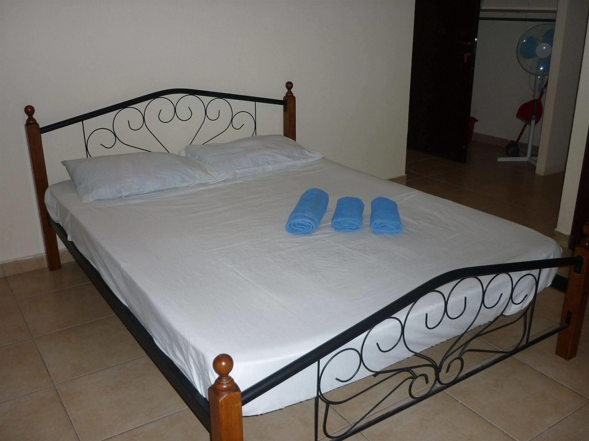 Hotel Tseri Budget Residences 3*