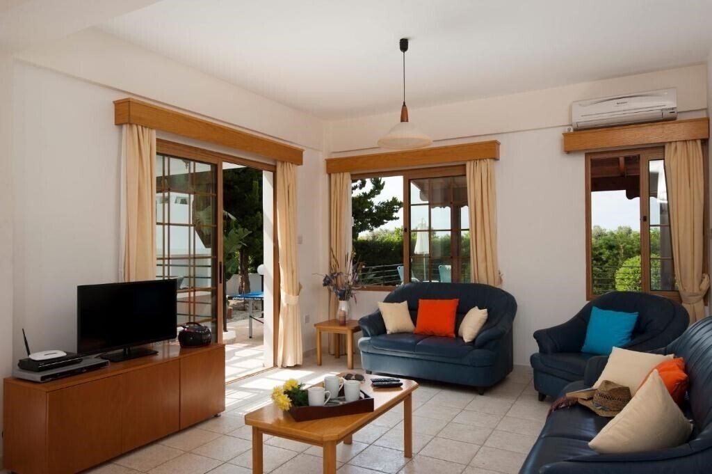 Imaginea Panareti Coral Bay Hotel 4*