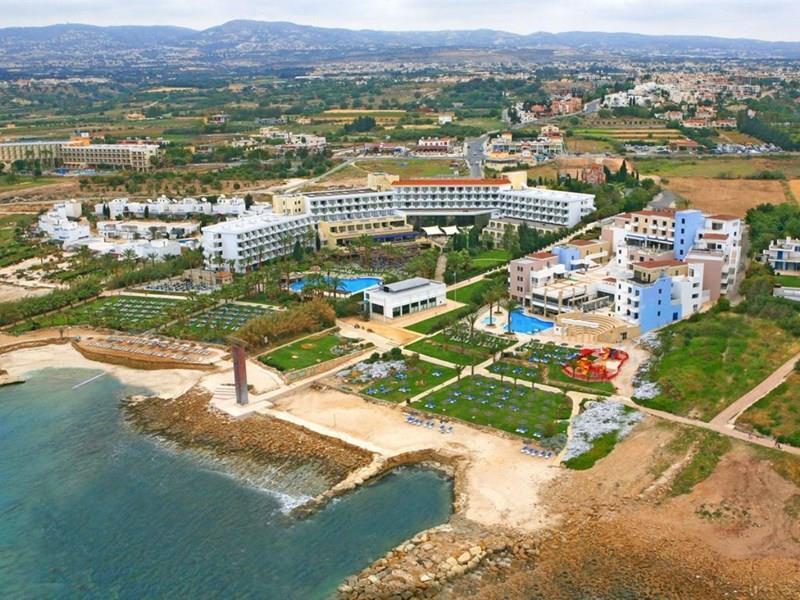 Отель St George Garden & Suites Apart 4*