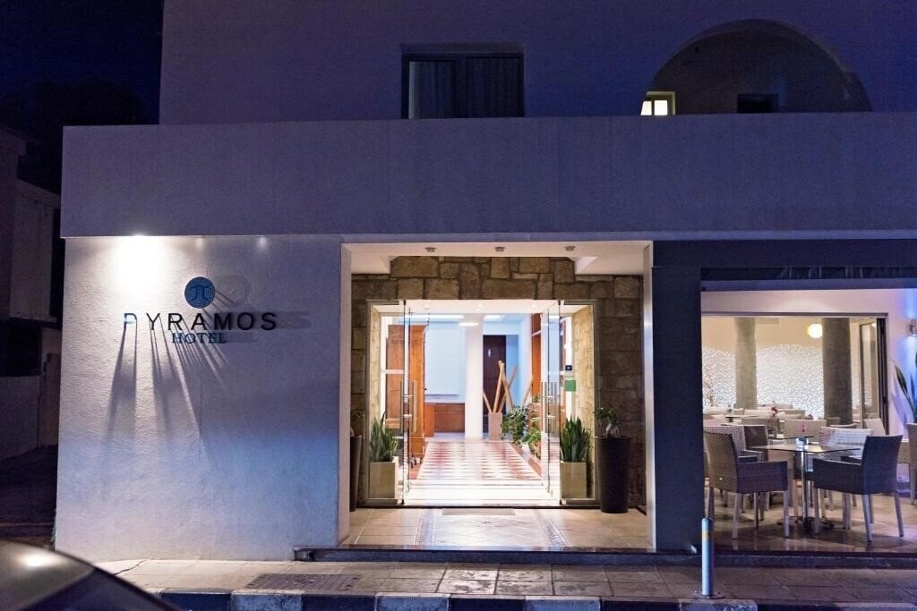 Imaginea Pyramos Hotel 2*