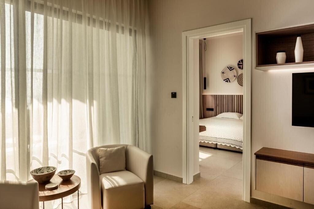 Imaginea Anemi Hotel & Suites 4*