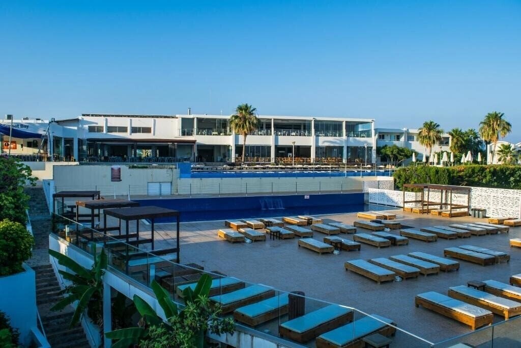 Фото Theo Sunset Holiday Village Apts 2*
