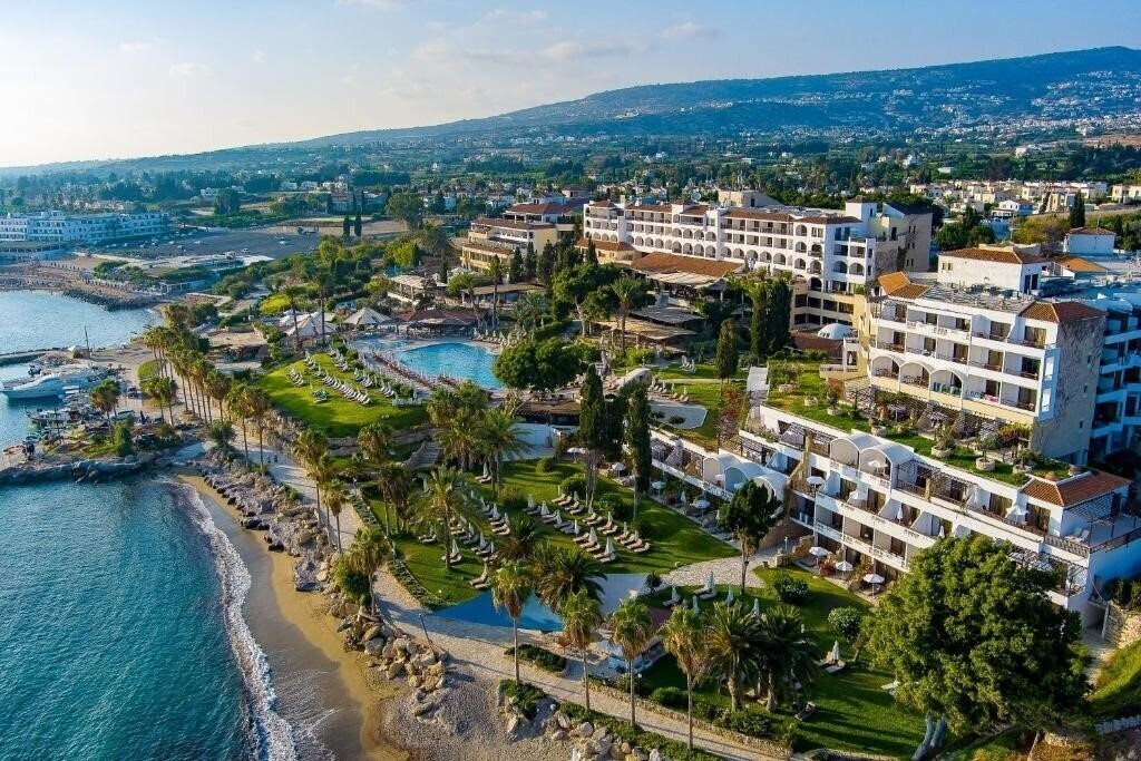 Hotel Coral Beach Hotel & Resort 5*