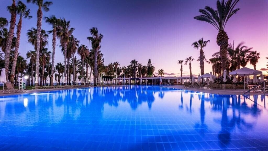 Отель Louis Phaethon Beach 4*