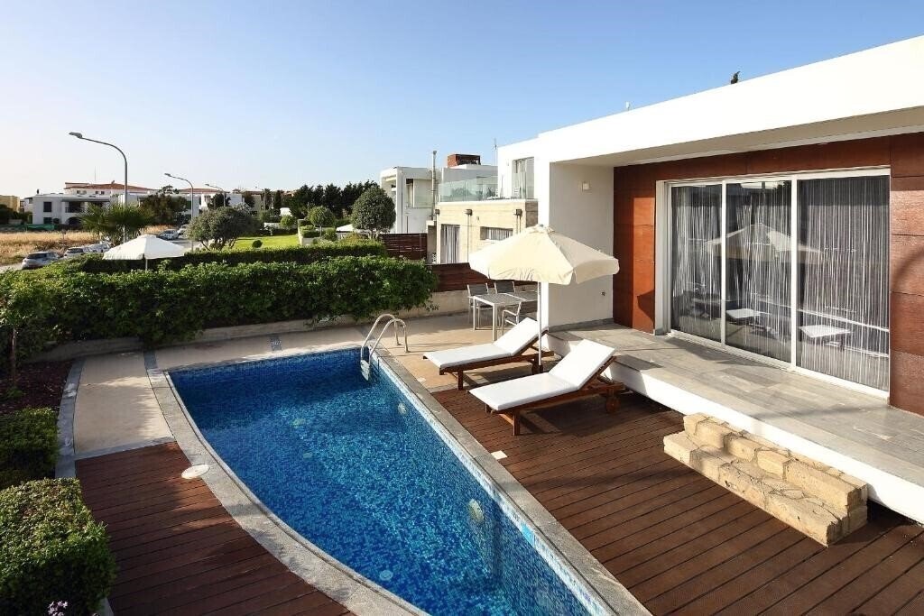 Изображение Paradise Cove Luxurious Beach Villas 4*