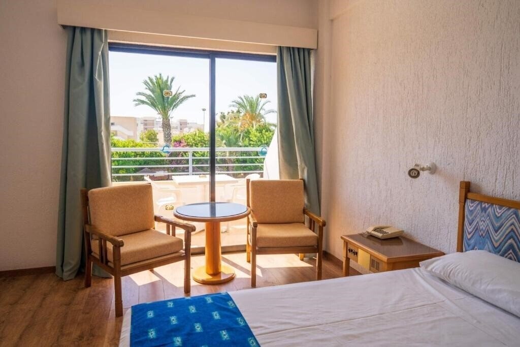Fotografii Paphos Gardens Holiday Resort 3*