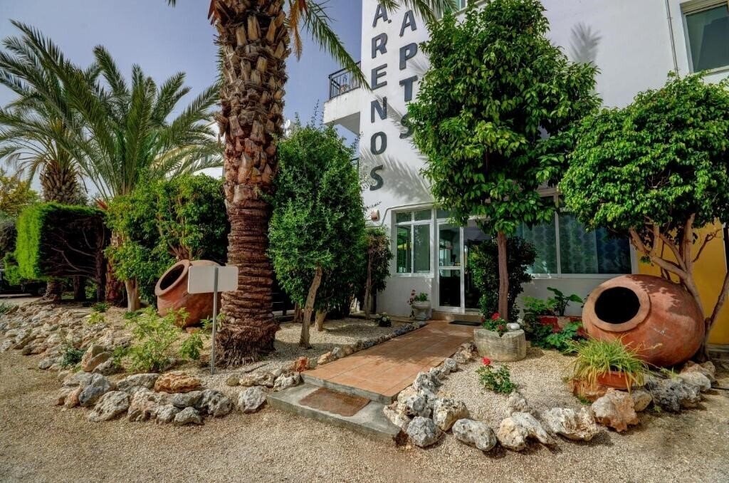 Hotel Renos Tourist Apartments 1*