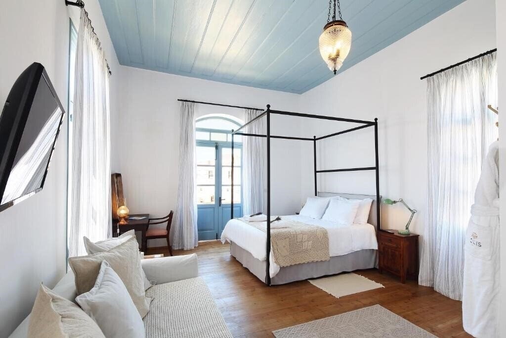 Отель Polis 1907 by Louis Hotels 4*