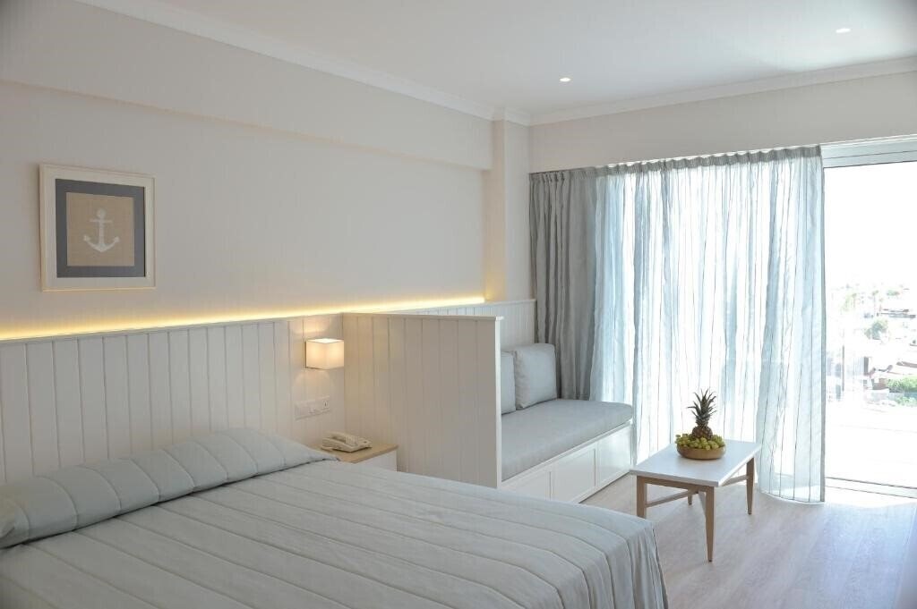 Фото Sunrise Gardens 3*