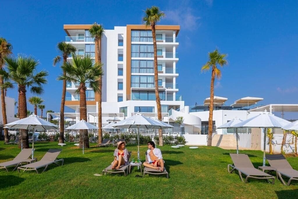 Fotografii Leonardo Crystal Cove Hotel & SPA 4*