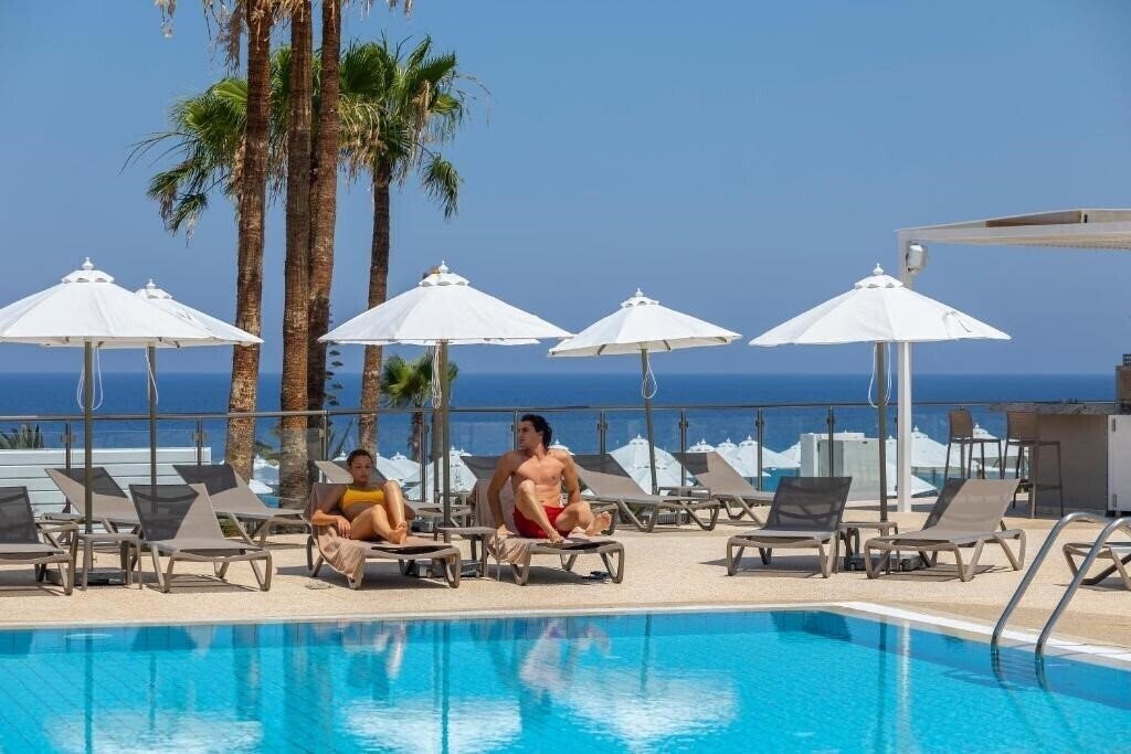 Imaginea Leonardo Crystal Cove Hotel & SPA 4*
