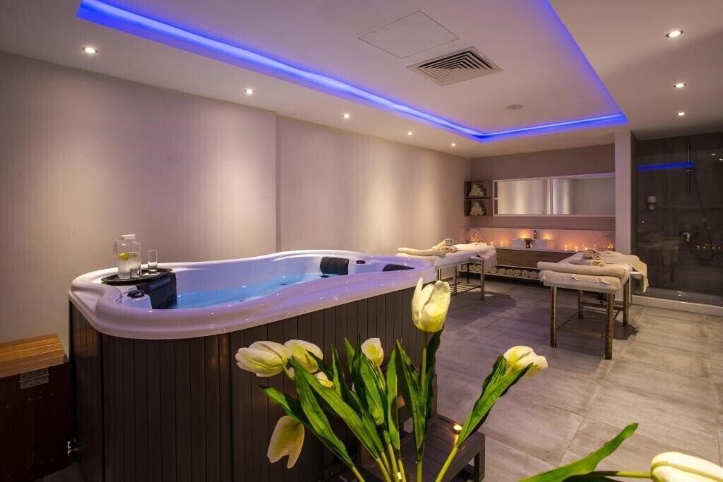 Фото Golden Coast 4*