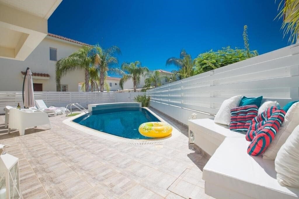 Hotel Kalamies Beach Villas 3*