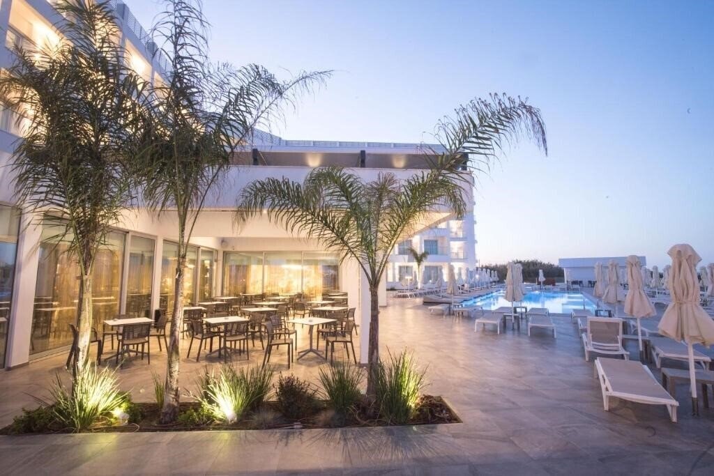 Imaginea Evalena Beach Hotel 3*