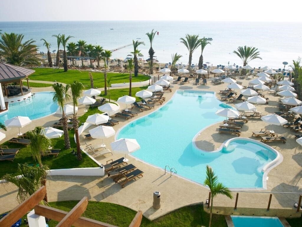 Imaginea Sunrise Pearl Hotel & SPA Cyprus 5*