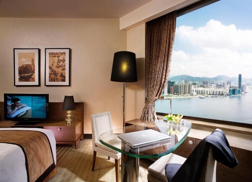 Imaginea Harbour Grand Hong Kong 5*