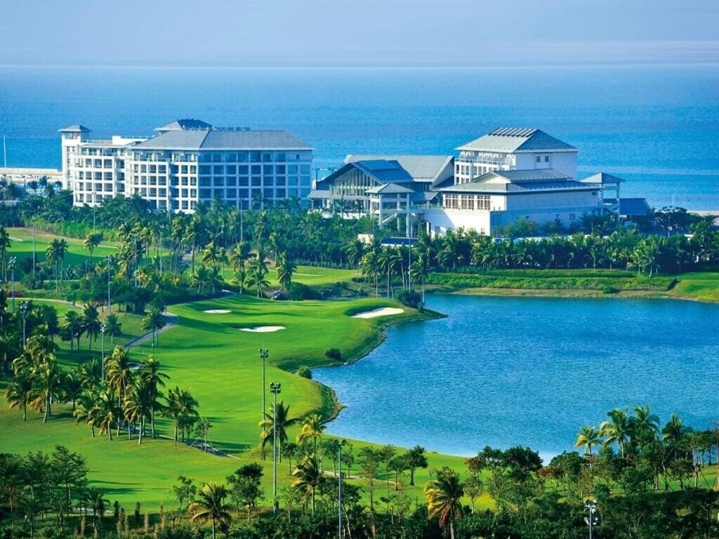 Отель Mingshen Golf & Bay Resort Sanya 5*