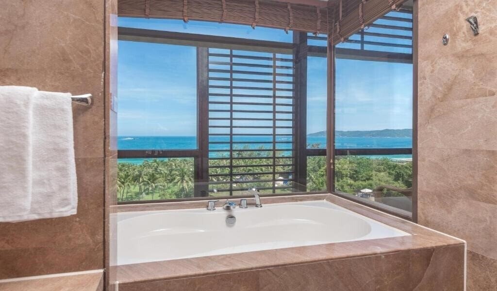 Отель Yalong Bay Mangroove Tree Resort 5*