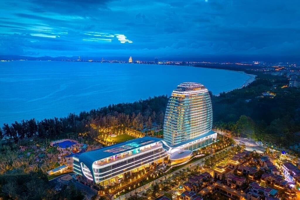 Отель Hainan Sangem Moon Hotel 5*