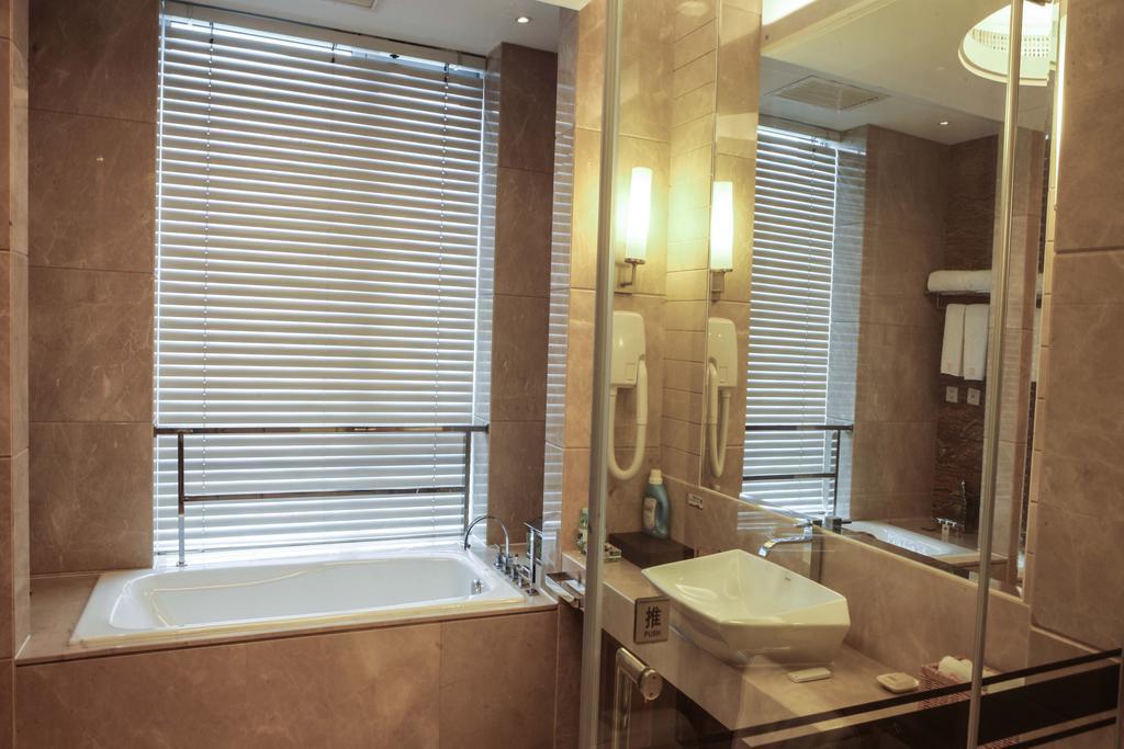 Imaginea Inner Mongolia Grand Hotel 4*