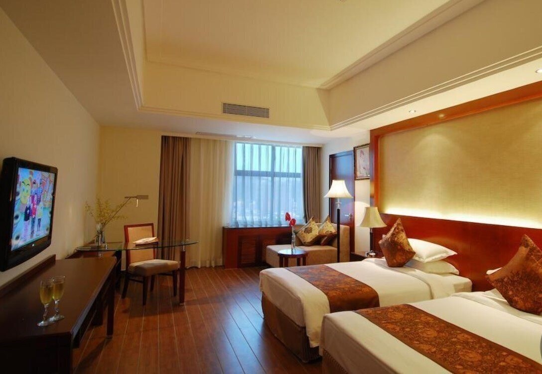 Imaginea International Hotel Sanya 3*