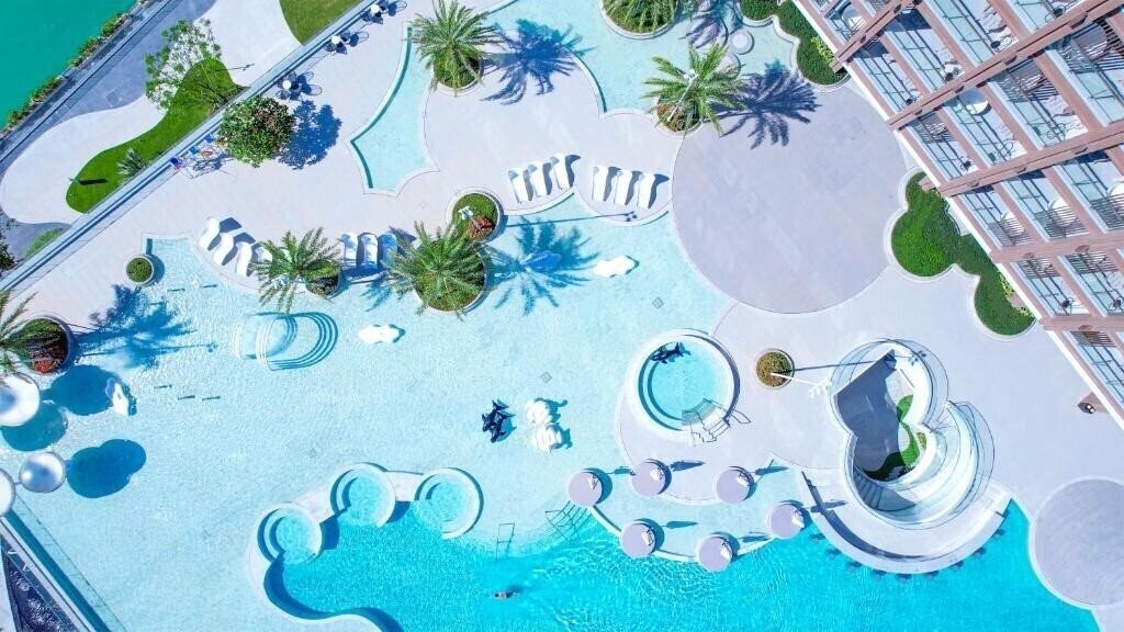 Hotel Hualuxe Sanya Yalong Bay Resort 5*