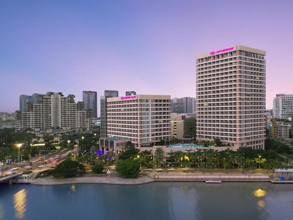 Imaginea Crowne Plaza Sanya City Center 5*