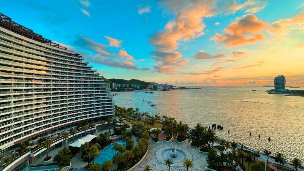 Отель Tiancheng Central Coast Seaview Hotel 5*