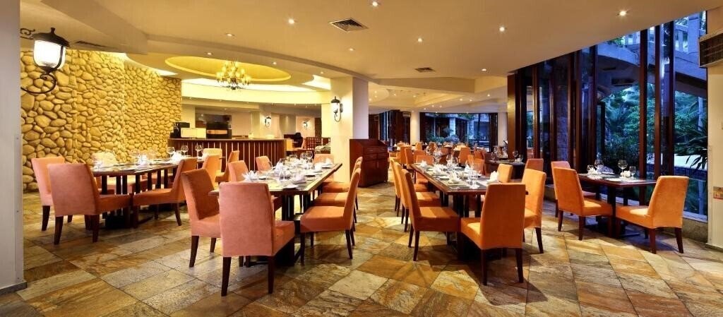Imaginea Grand Mercure Sanya Yalong Bay (ex. Huayu Resort & Spa Yalong Bay) 5*