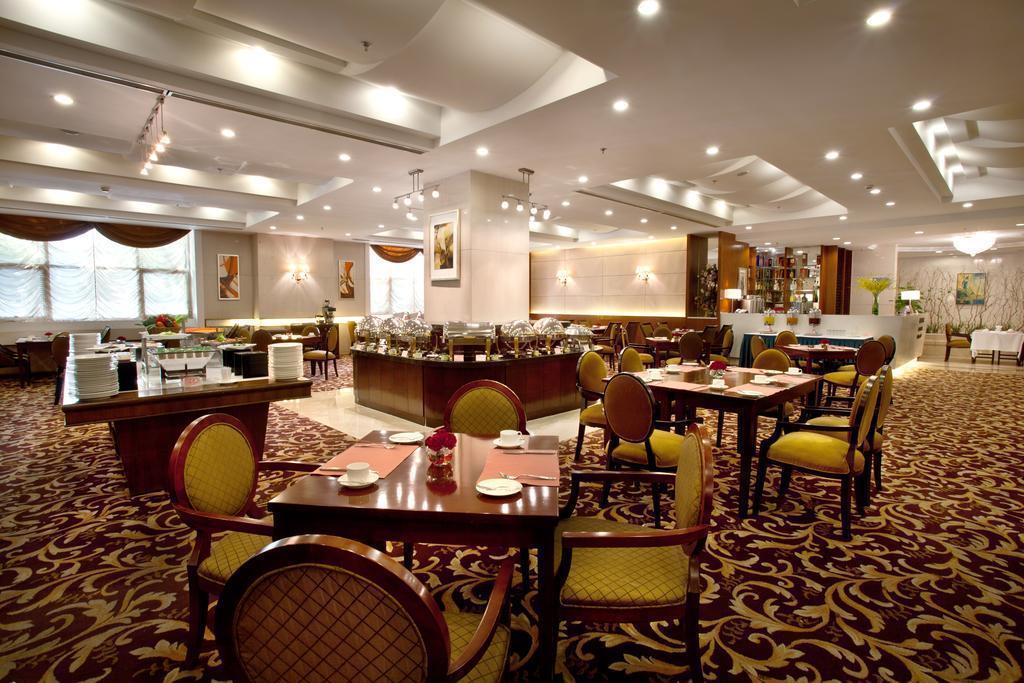 Фотография Golden River View Hotel 4*