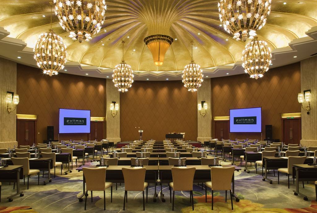 Imaginea Pullman Shanghai Skyway 5*