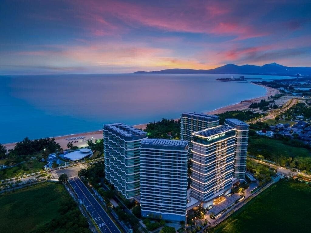 Hotel Crowne Plaza Sanya Yazhou Bay by IHG 5*