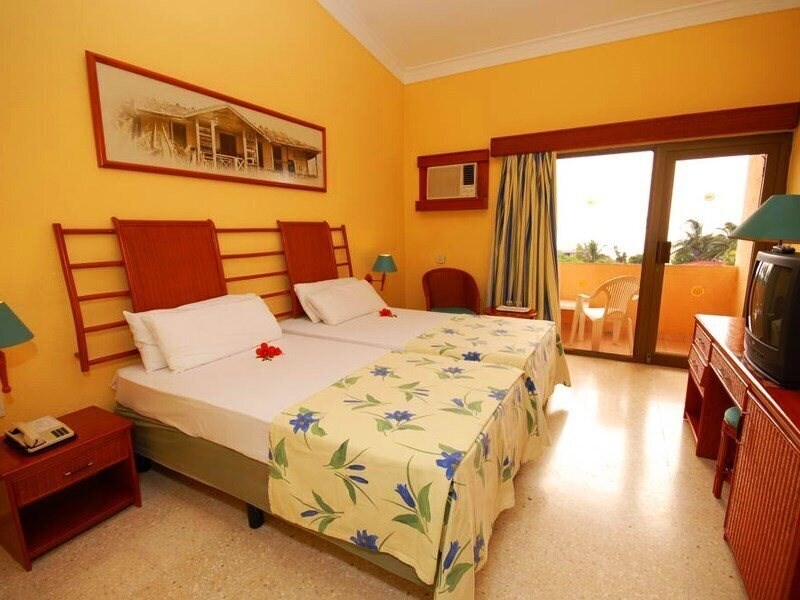 Imaginea Be Live Experience Las Morlas 4*