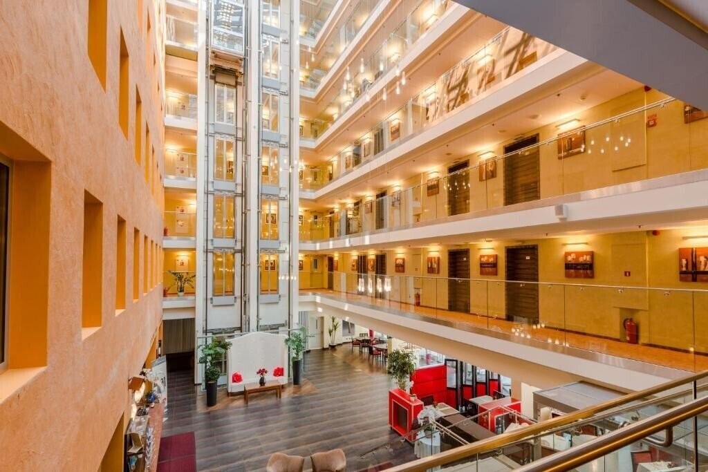 Imaginea Avalon Hotel (ex. Avalon) 4*