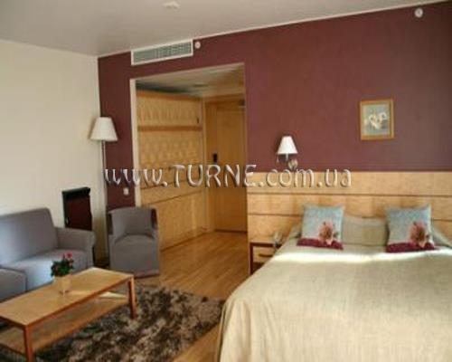 Imaginea Royal Square Hotel & Suites 5*