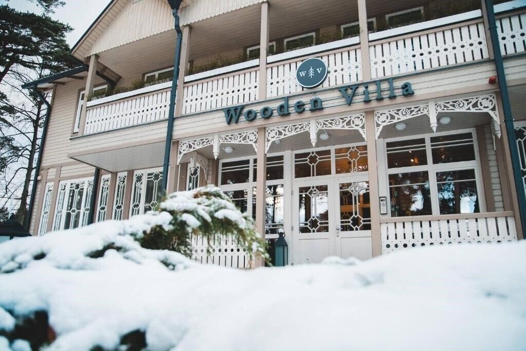 Imaginea Wooden Villa Aparthotel 5*