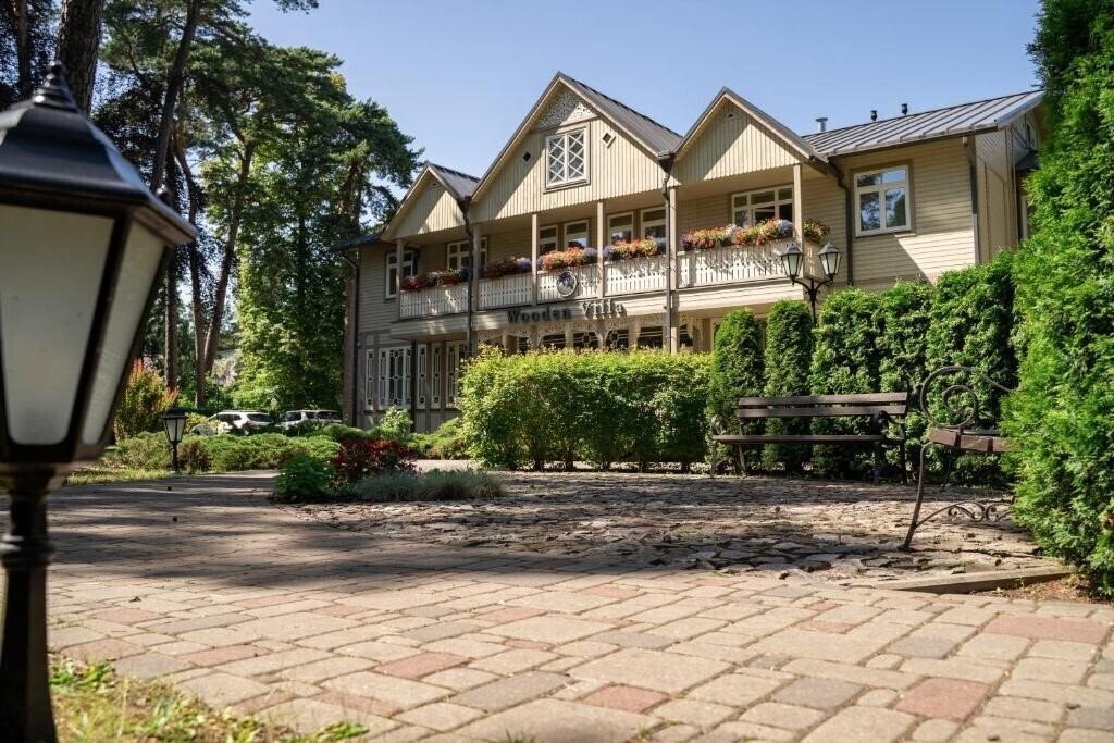 Imaginea Wooden Villa Aparthotel 5*