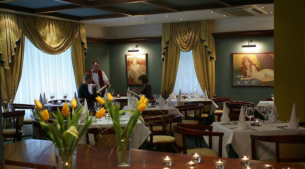 Fotografii Violeta 4*