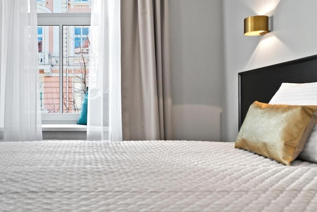 Картинка 15 Th Avenue 3*