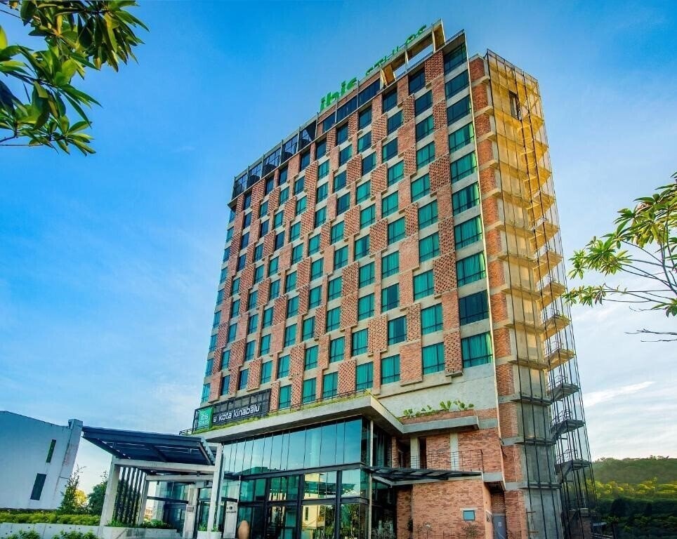 Imaginea Ibis Styles Kota Kinabalu Inanam 3*