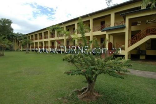 Imaginea Tuaran Beach Resort 3*