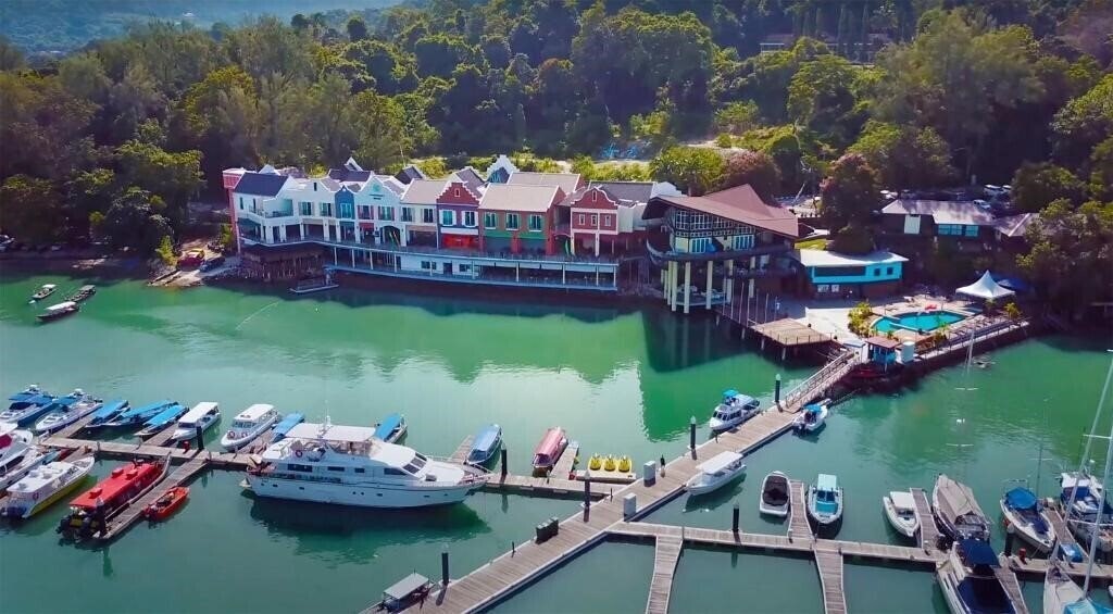 Hotel Ramada By Wyndham Langkawi Marina 4*