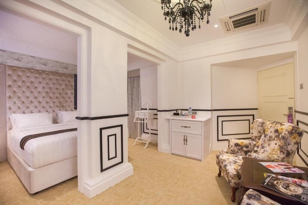 Fotografii Deluxcious Heritage Hotel 4*