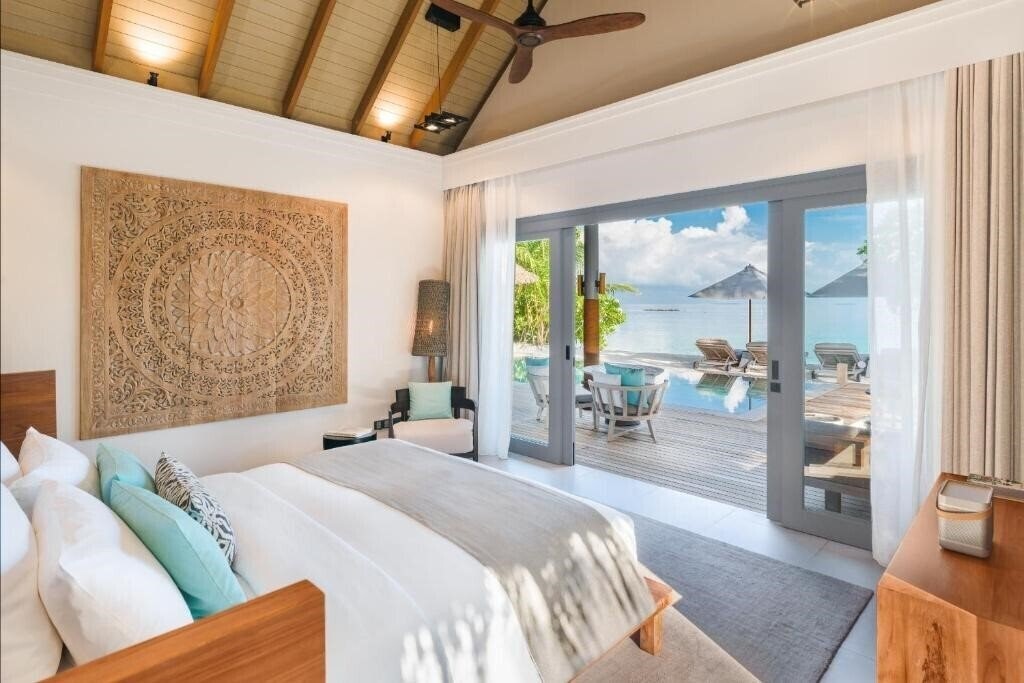 Отель Vakkaru Maldives 5*