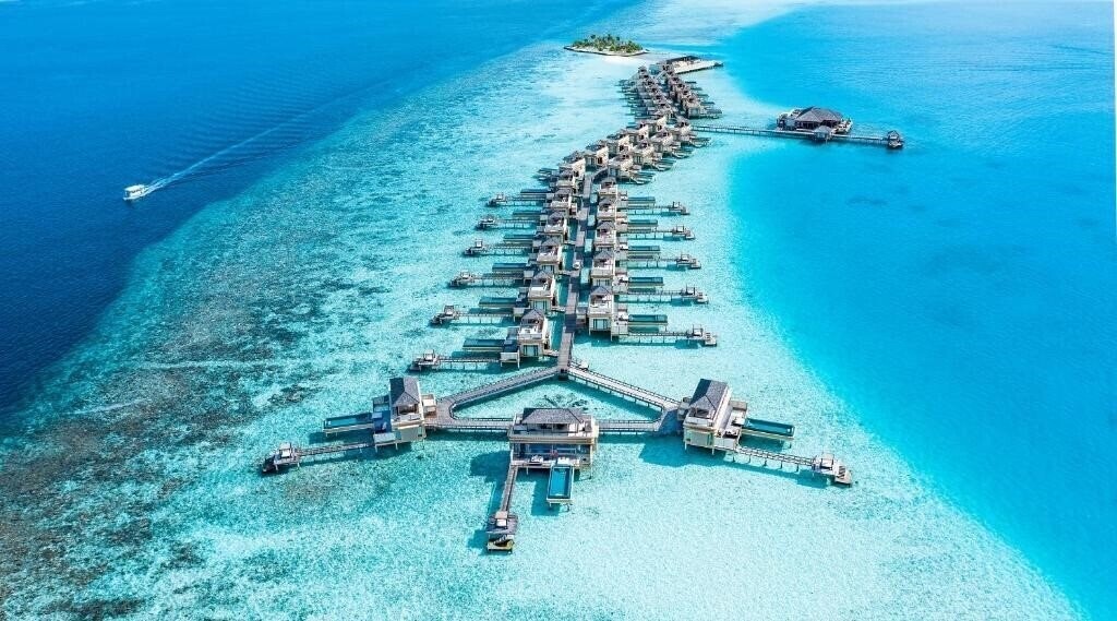 Hotel Angsana Velavaru 5*