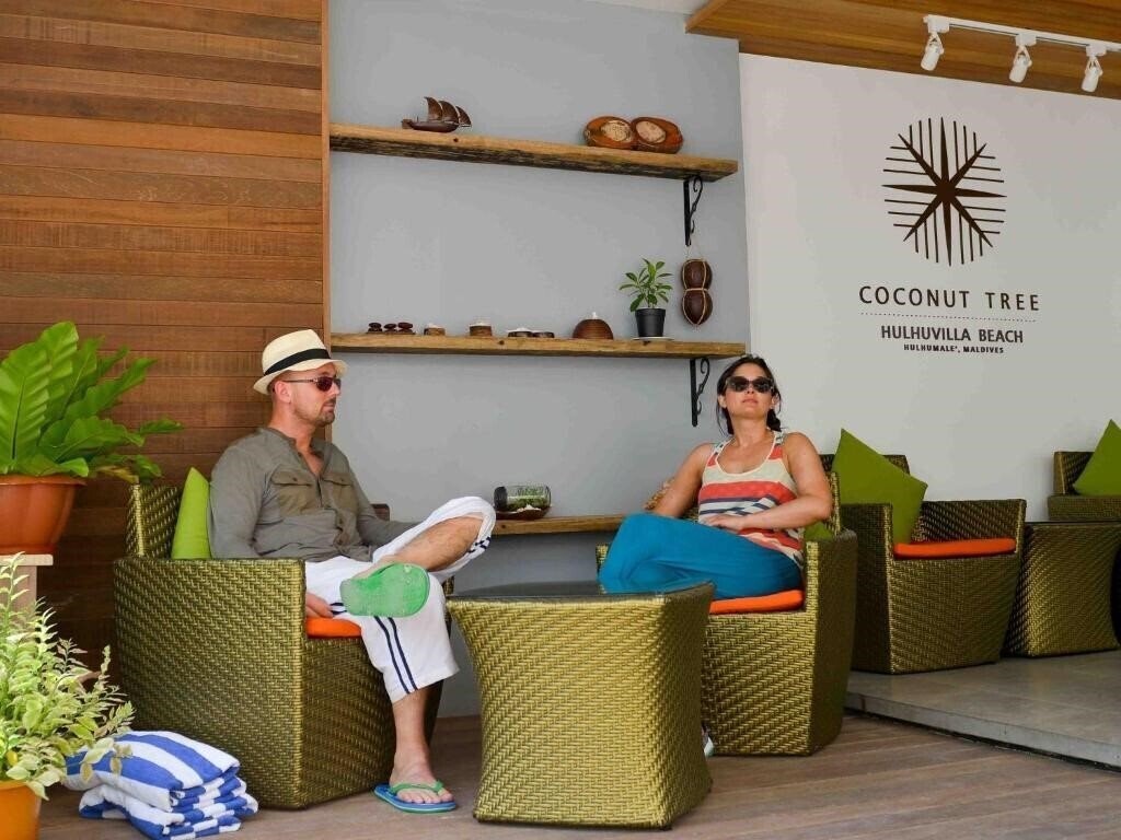 Imaginea Coconut Tree Hulhuvilla Beach 4*