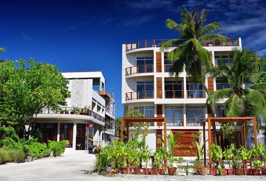 Отель Velana Beach Maldives 4*