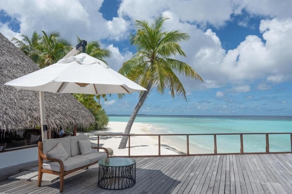 Imaginea Makunudu Island Resort 4*