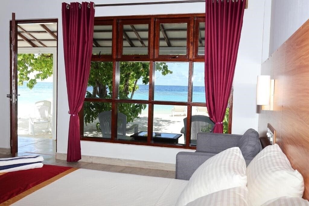 Imaginea Lagoon View Maldives 4*