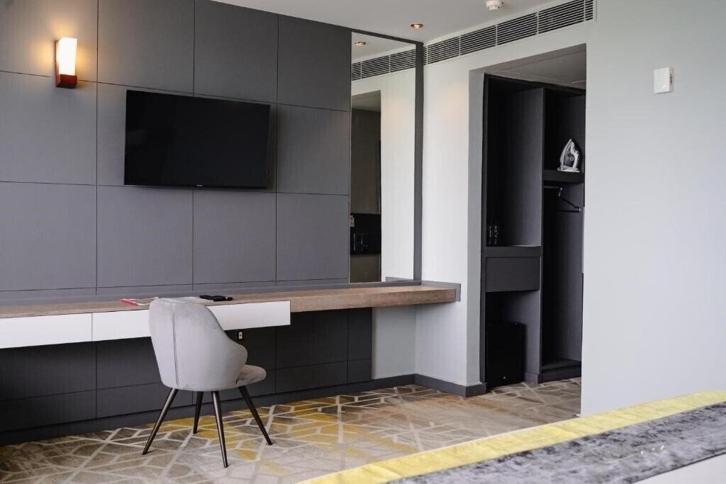 Imaginea Manhattan Business Hotel 4*